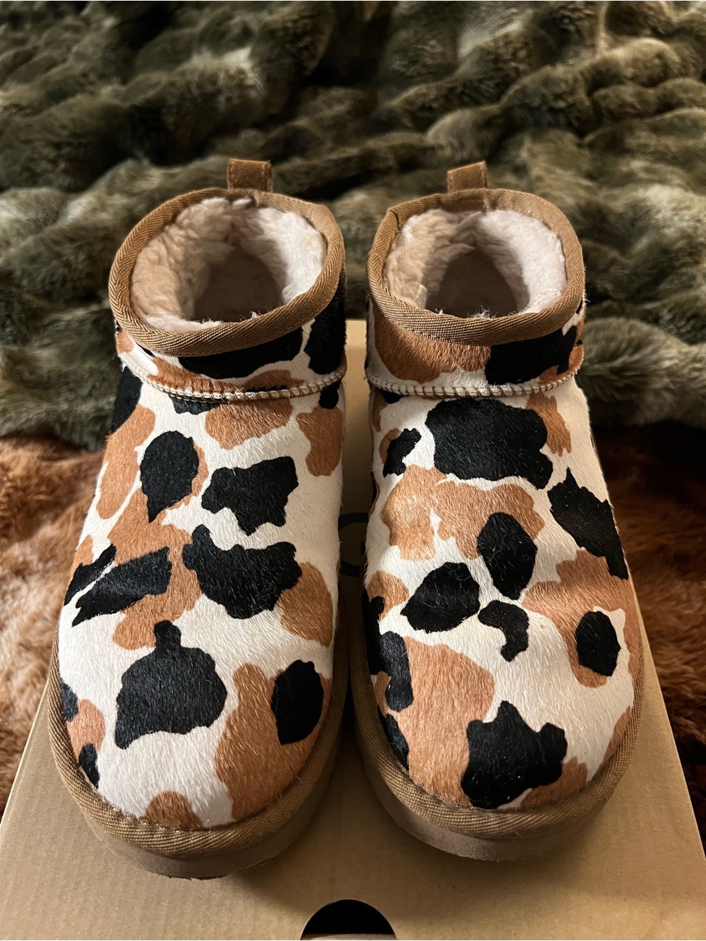 UGG Classic Ultra Mini Cow Print Boots | Size 8